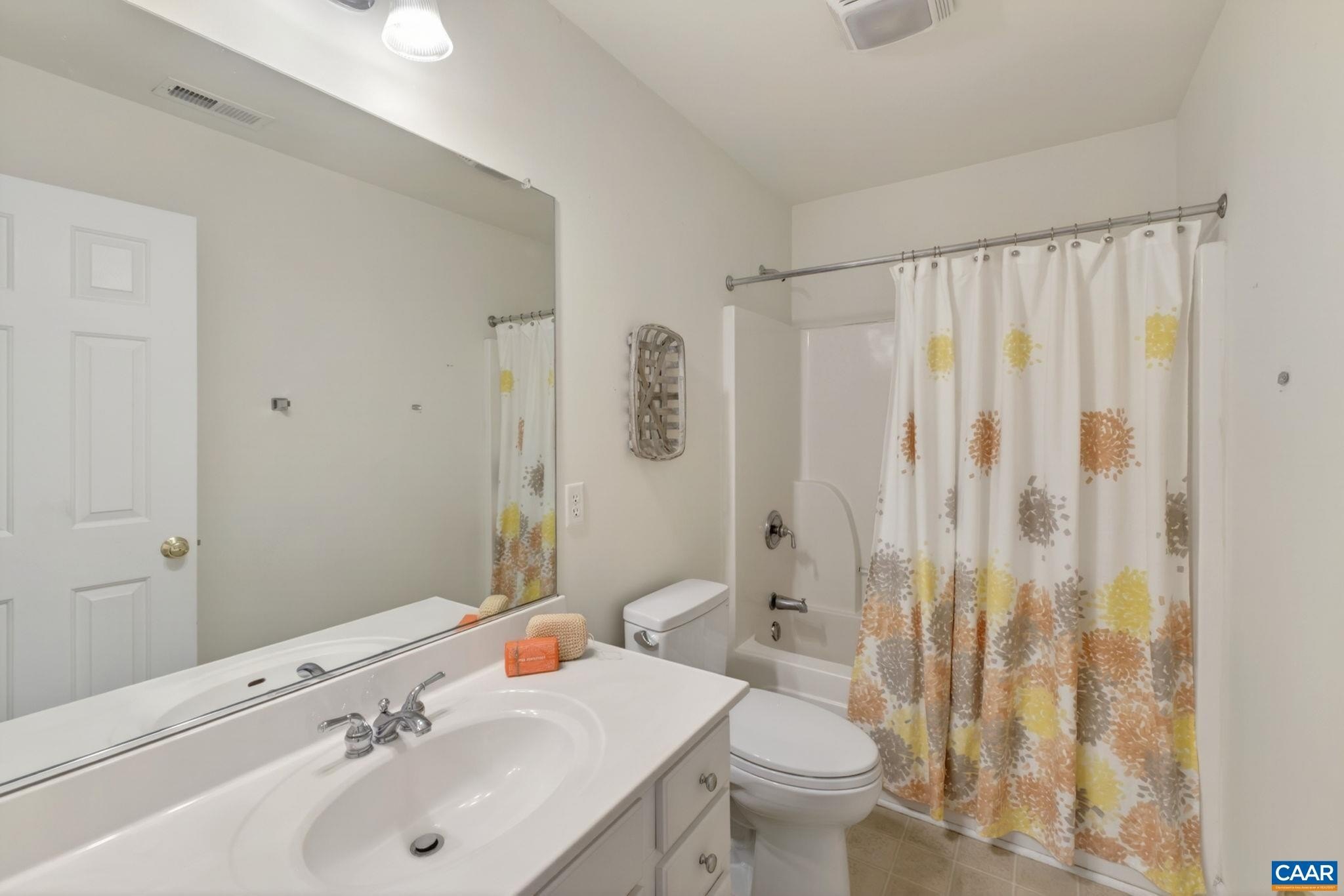 Single Family 3BR 3BA - 532 SUMMERFORD LN, CROZET, VA