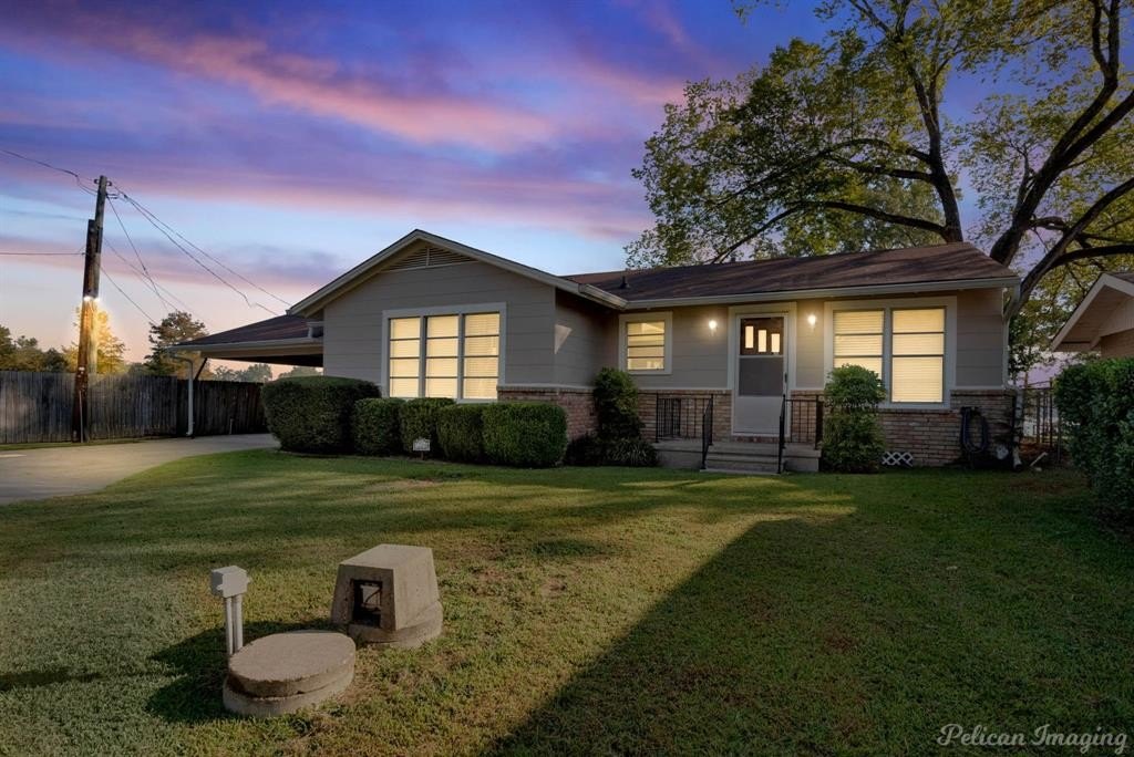 Single Family 2BR 2BA - 7206 S Lakeshore Drive, Shreveport, LA