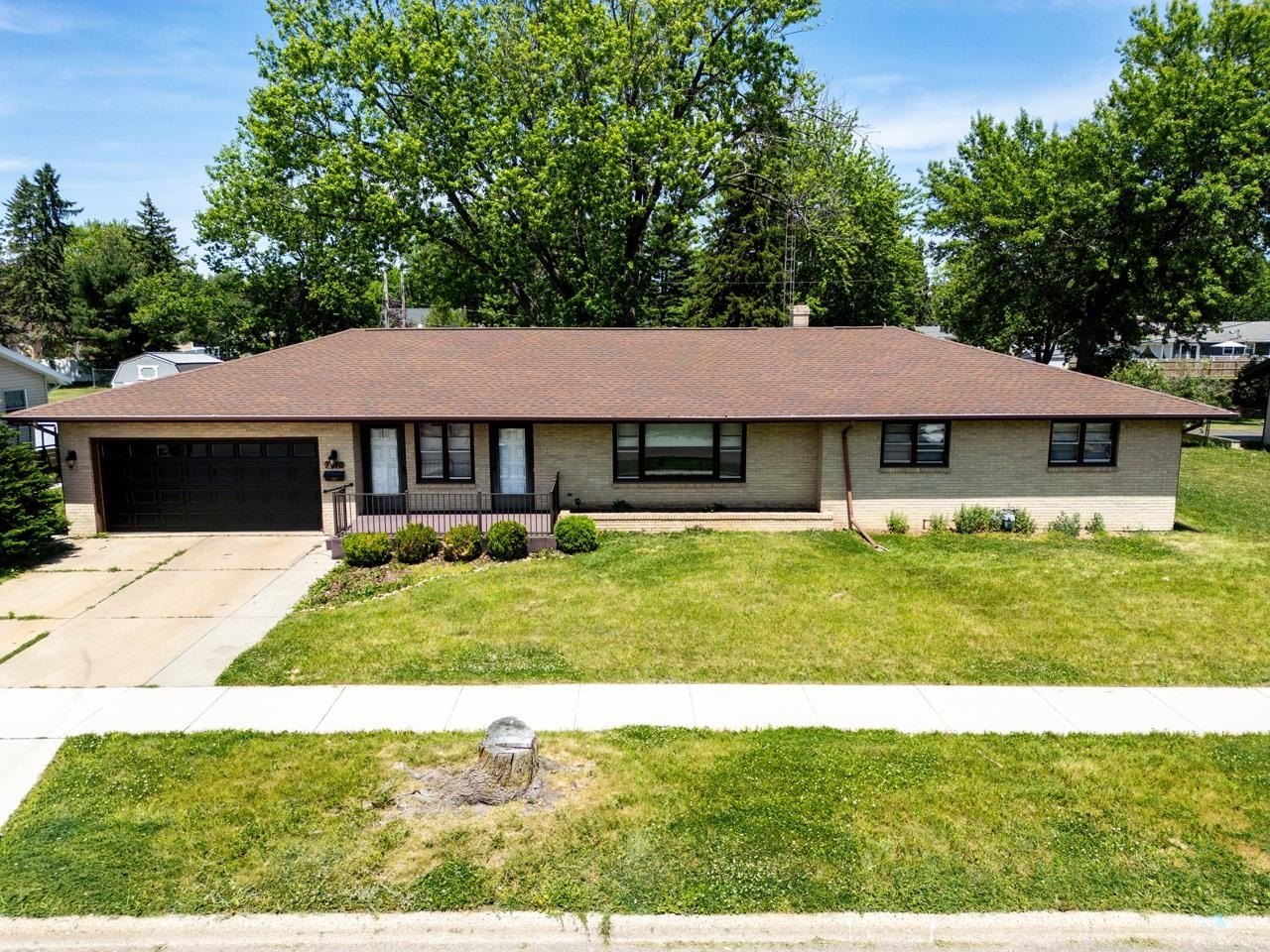 Single Family 2BR 4BA - 2020 Bond Place, Janesville, WI