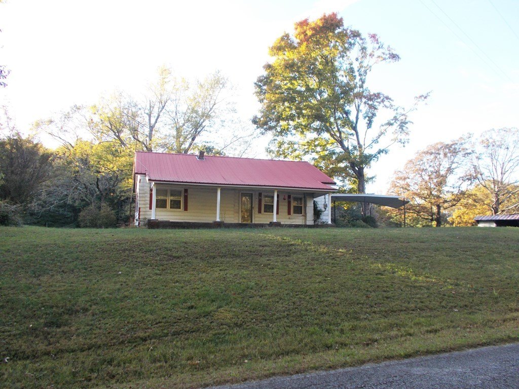 Single Family - 1905 Post Oak Rd, CAMDEN, TN
