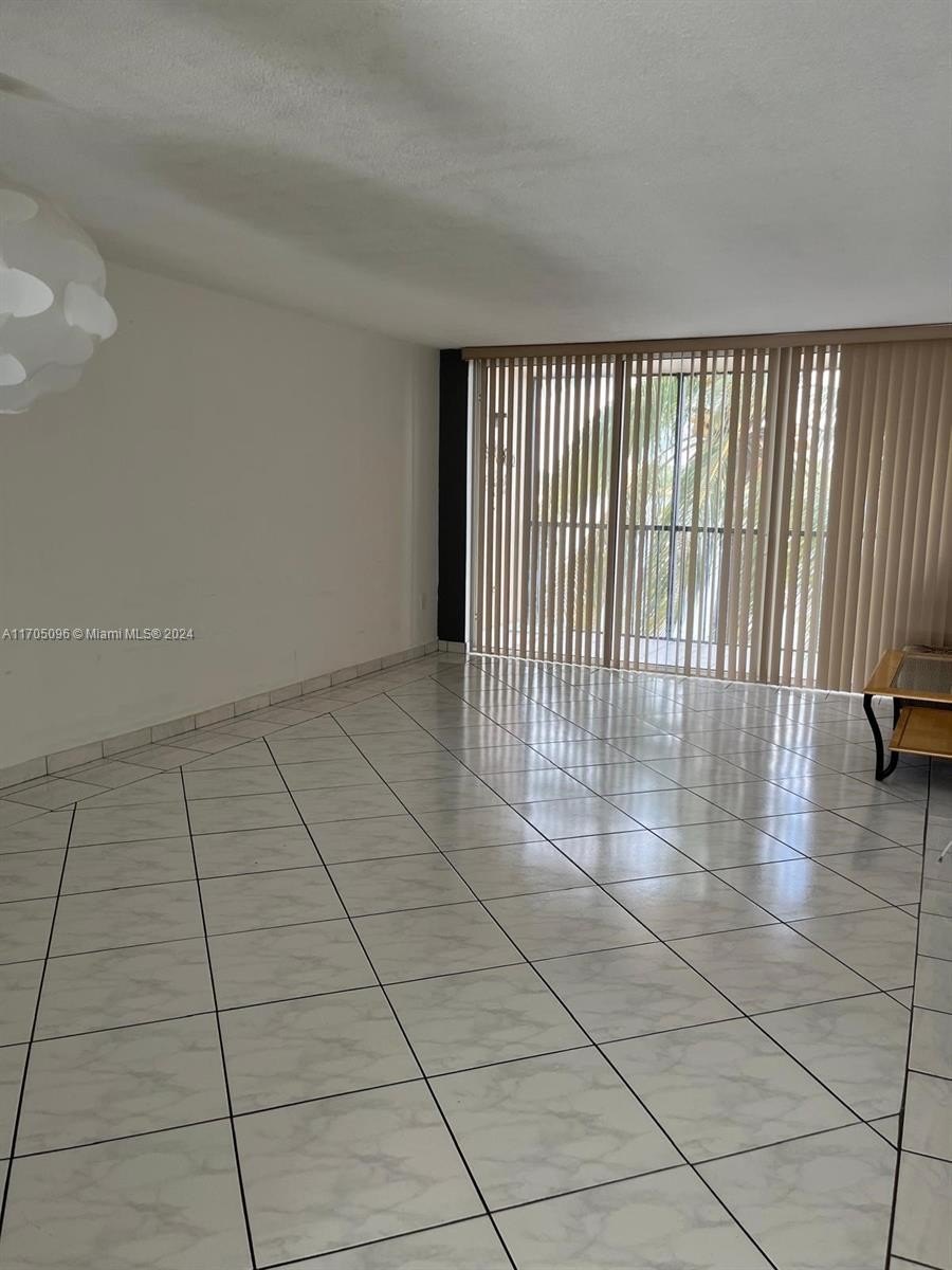 Condo 1BR 2BA - 1075 NE Miami Gardens Dr, Miami, FL