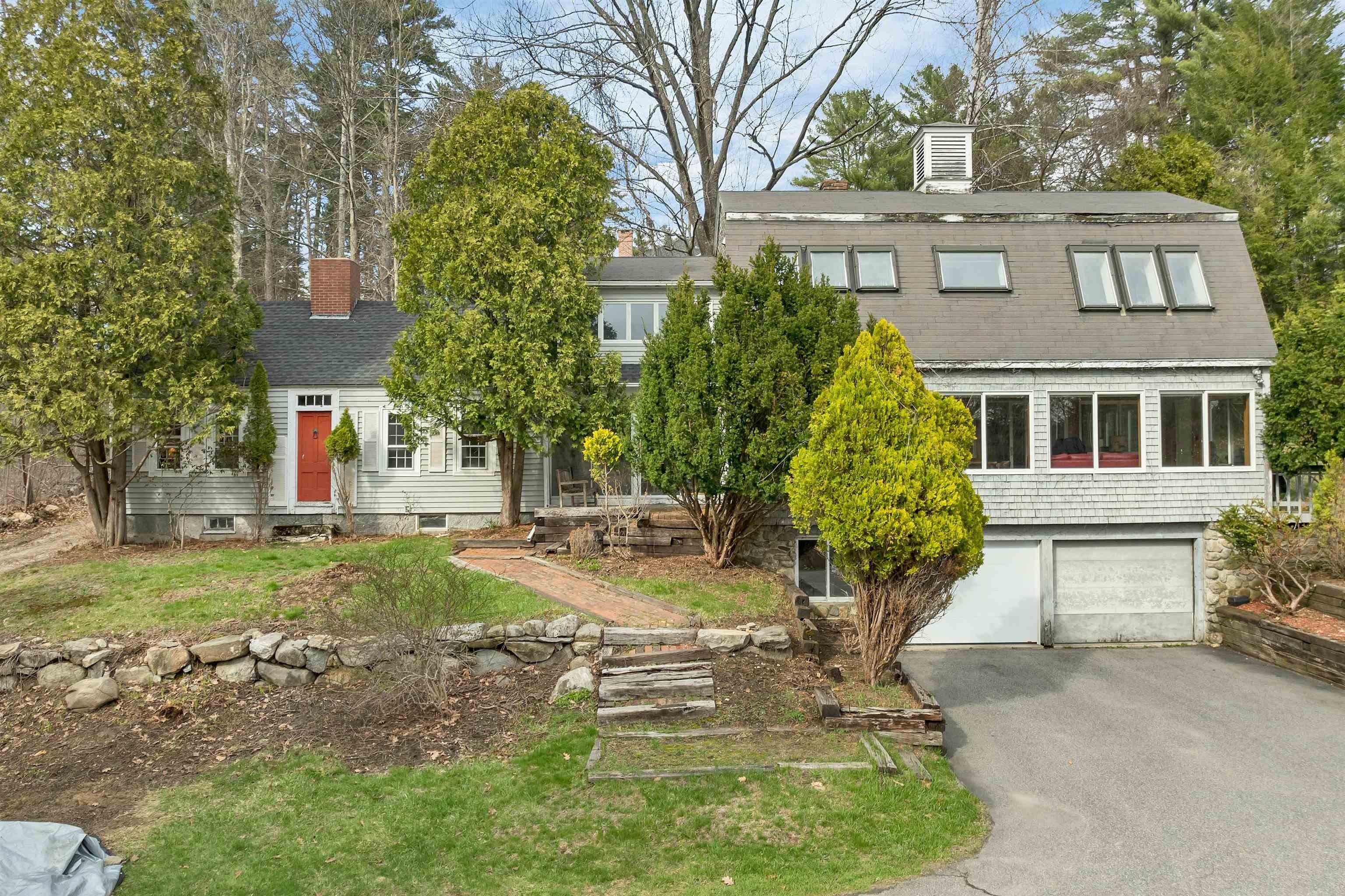 Single Family 2BR 2BA - 83 Governor Wentworth Highway, Tuftonboro, NH