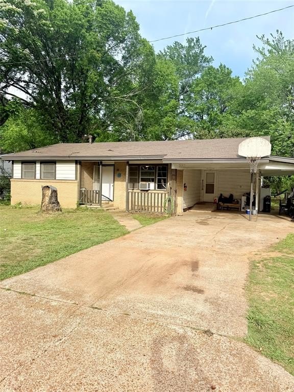 Single Family 2BR 1BA - 330 24th Street NW, Paris, TX