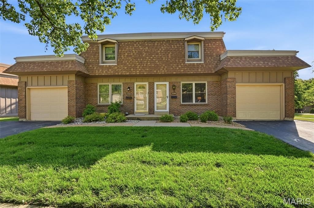 Single Family 2BR 2BA - 2350 Charlemagne Drive, Maryland Heights, MO