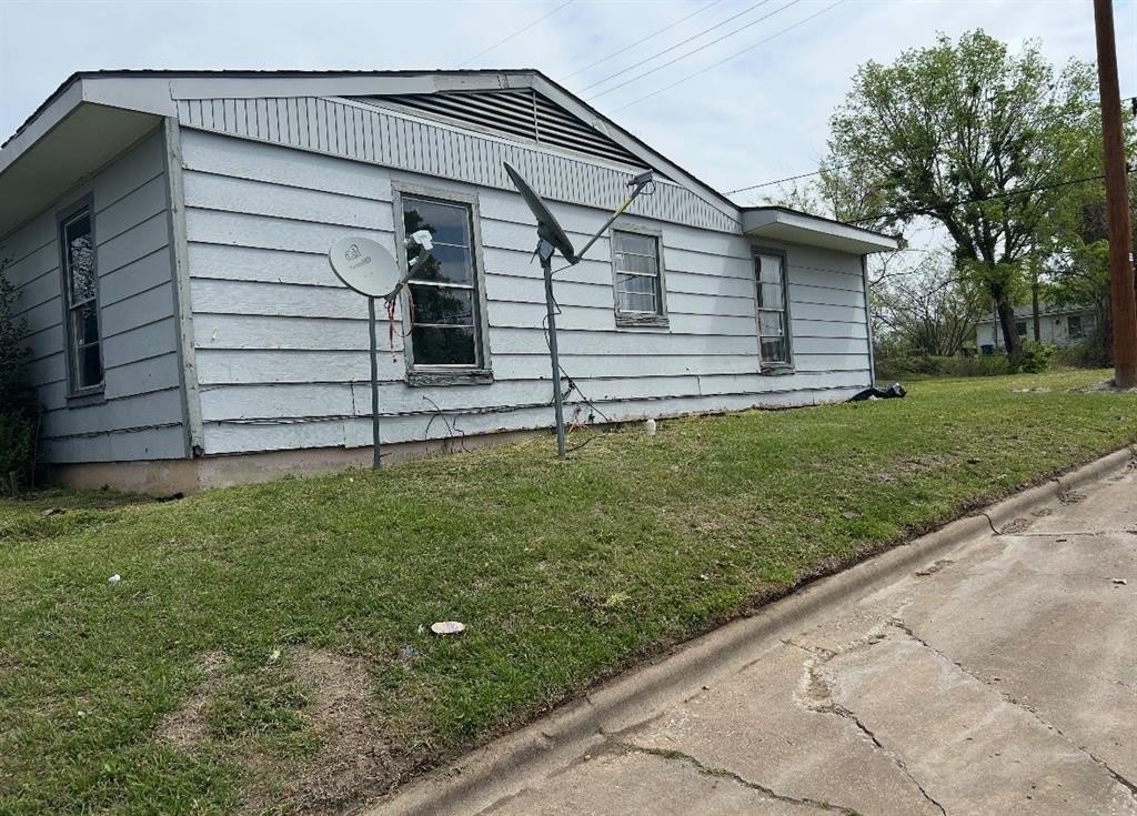 Duplex 4BR 2BA - 63 Mundt Street, Denison, TX
