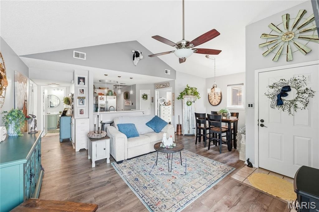 Condo 2BR 2BA - 706 Hemingway Lane, Weldon Spring, MO