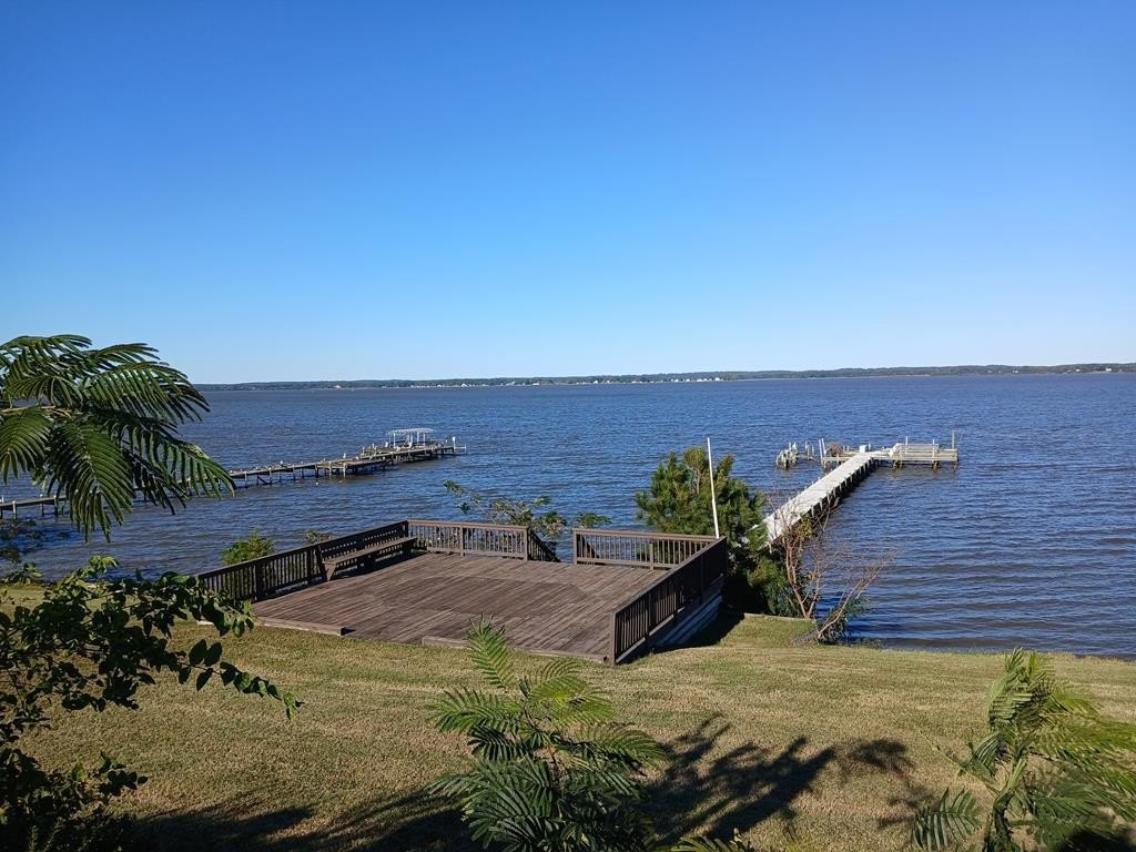Single Family 4BR 4BA - 393 Daingerfield Road, Tappahannock, VA