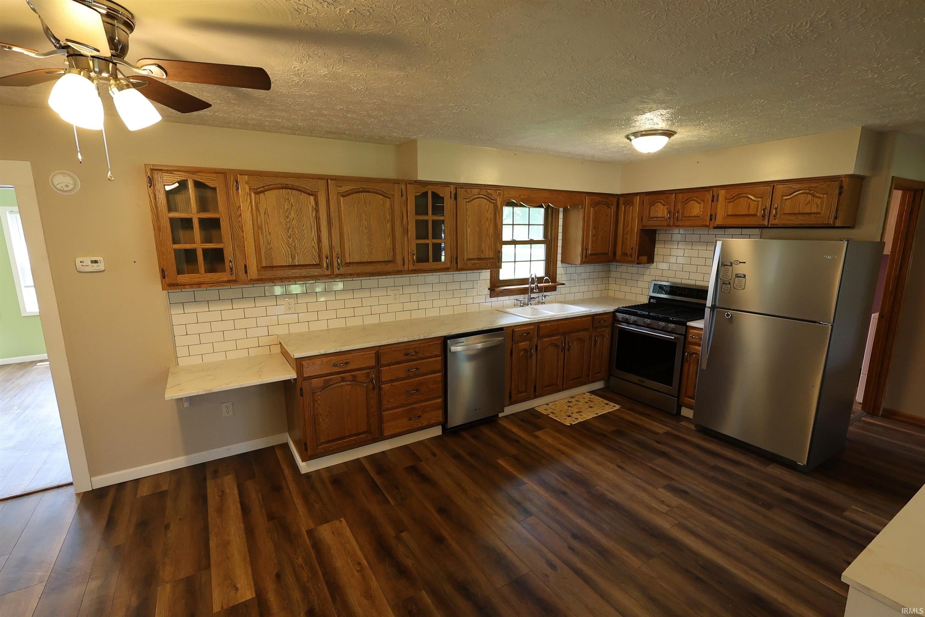 Single Family 4BR 3BA - 1323 W 200 S, Warsaw, IN