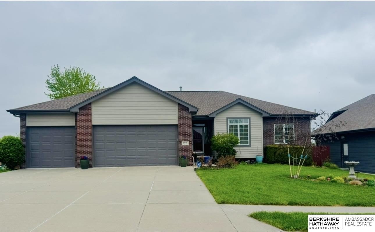 Single Family 4BR 3BA - 15450 Briar Street, Omaha, NE