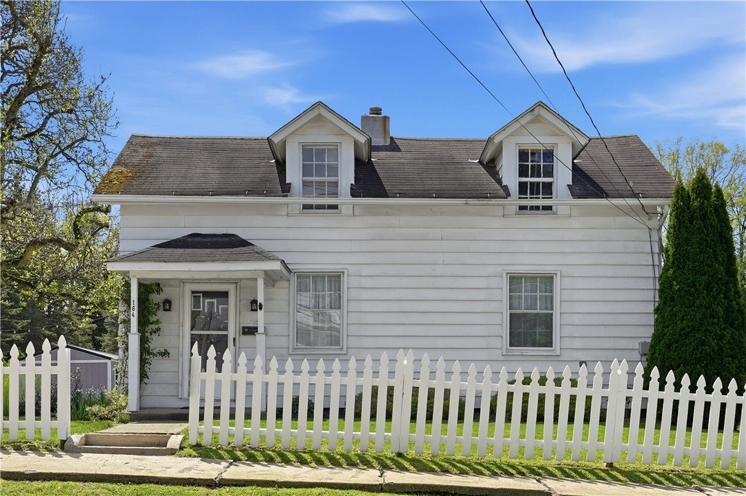 Single Family 2BR - 164 W Pittsburgh Street, Delmont, PA