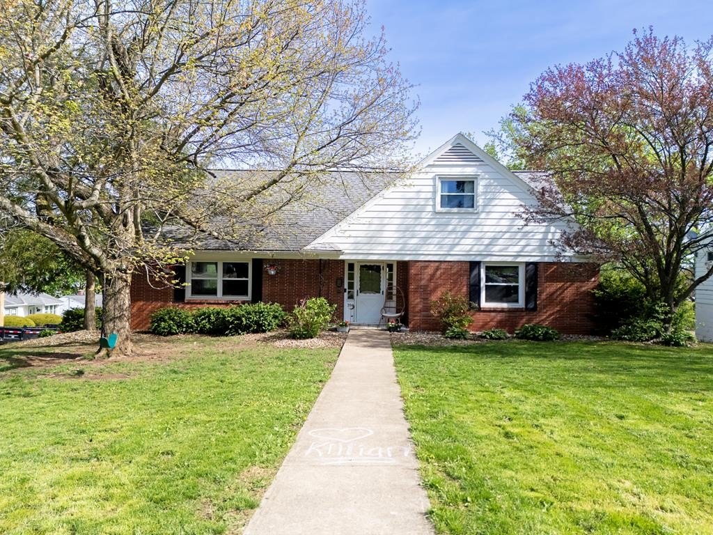Single Family 4BR 2BA - 394 Abbeyfeale Road, Mansfield, OH
