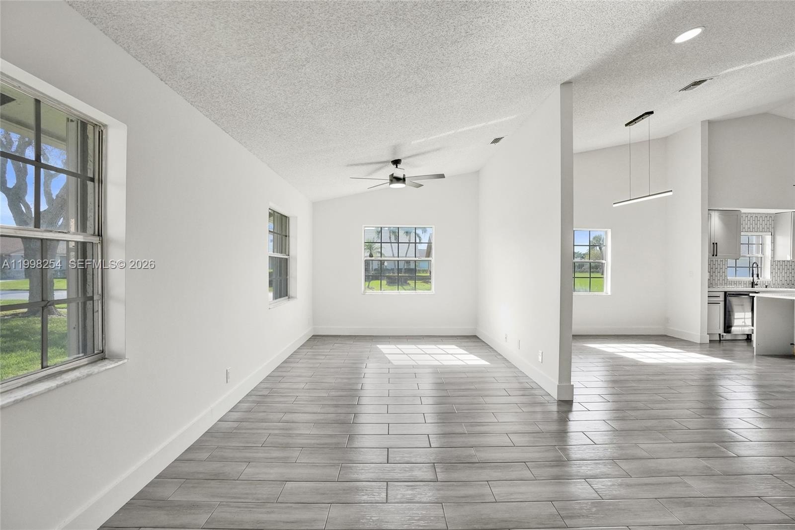 Single Family 2BR 2BA - 5287 Tiffany Anne Cir, West Palm Beach, FL