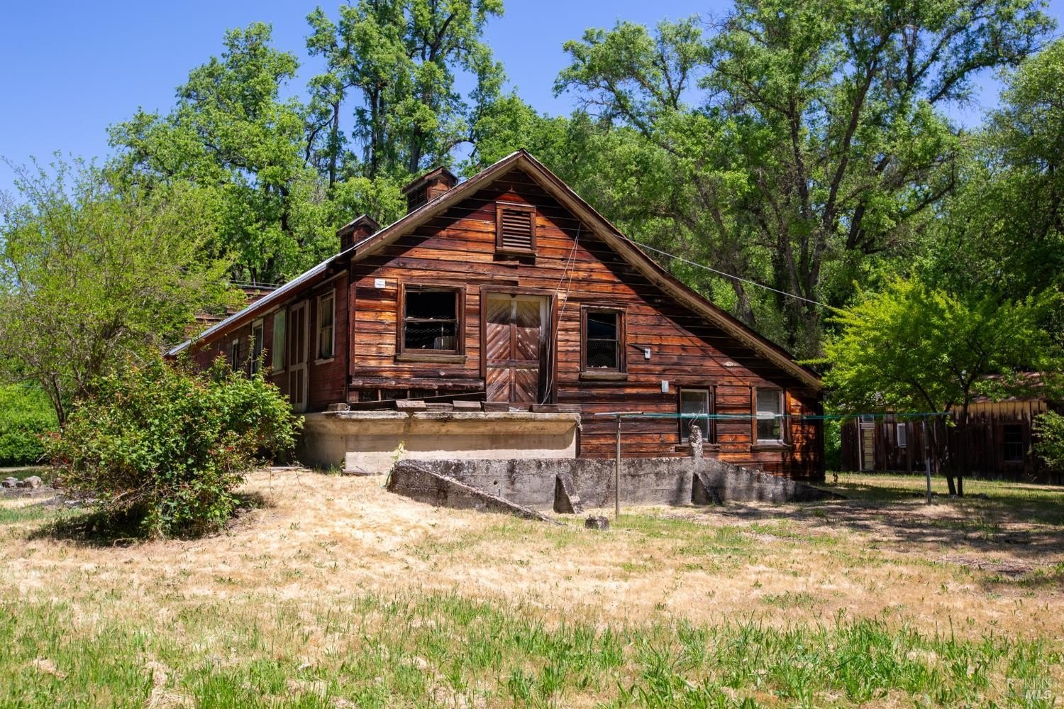 Single Family 3BR 2BA - 24850 East Lane, Covelo, CA