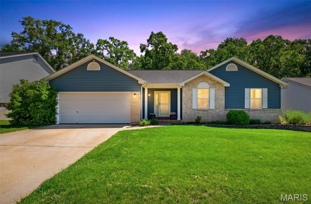Single Family 3BR 2BA - 886 Sherwood Forest Court, O'Fallon, MO