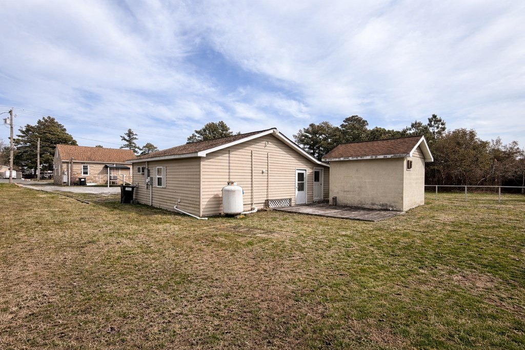 Single Family 2BR 1BA - 7158 BUNTING RD, CHINCOTEAGUE, VA