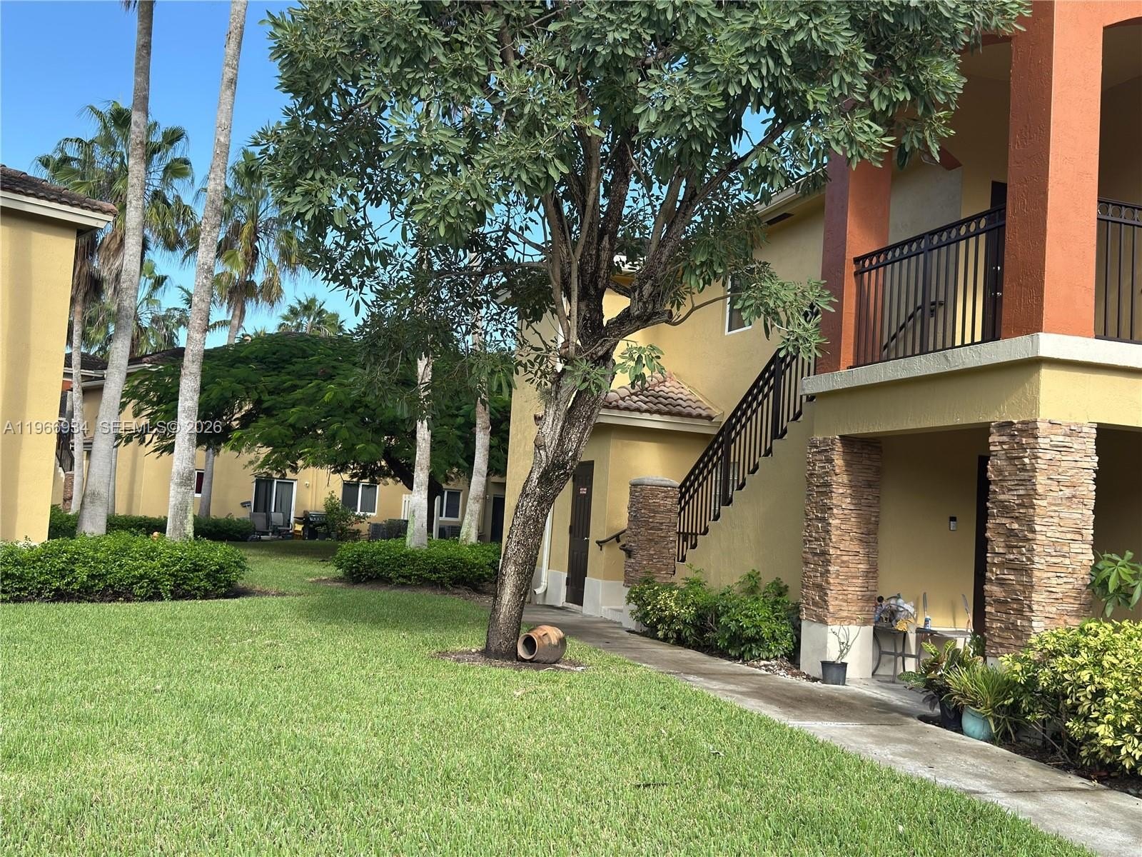 Condo 3BR 2BA - 930 NE 34th Ave, Homestead, FL