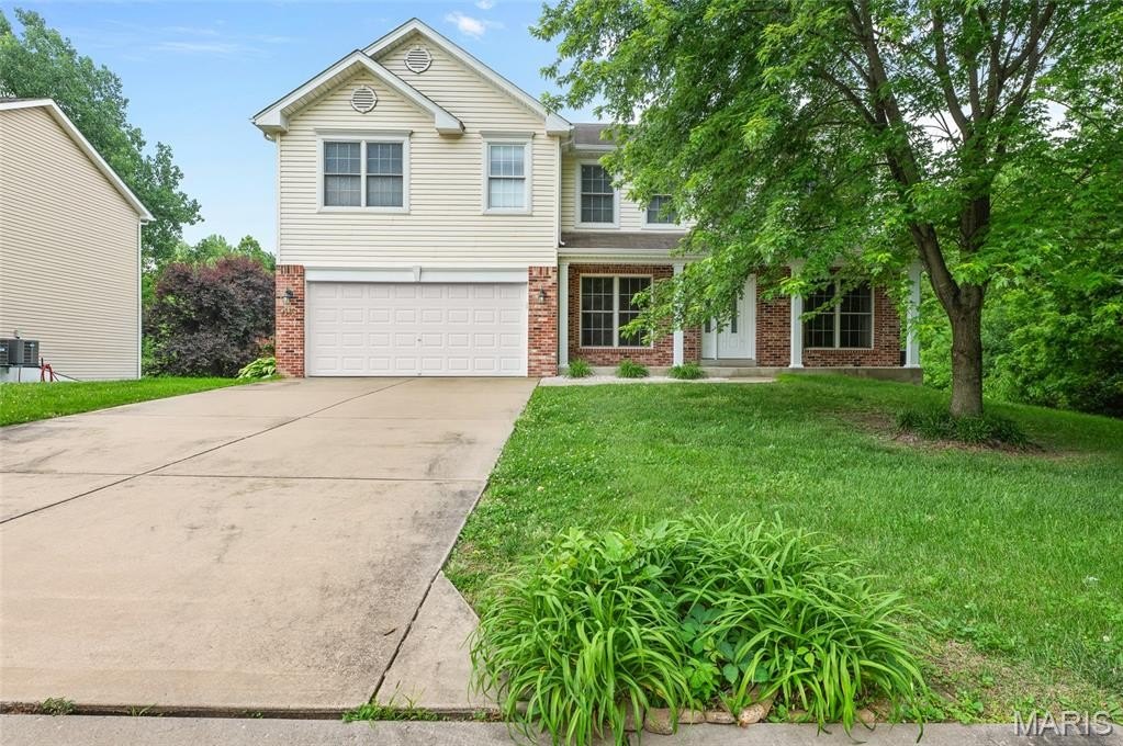 Single Family 4BR 3BA - 9110 Basswood Drive, Fairview Heights, IL
