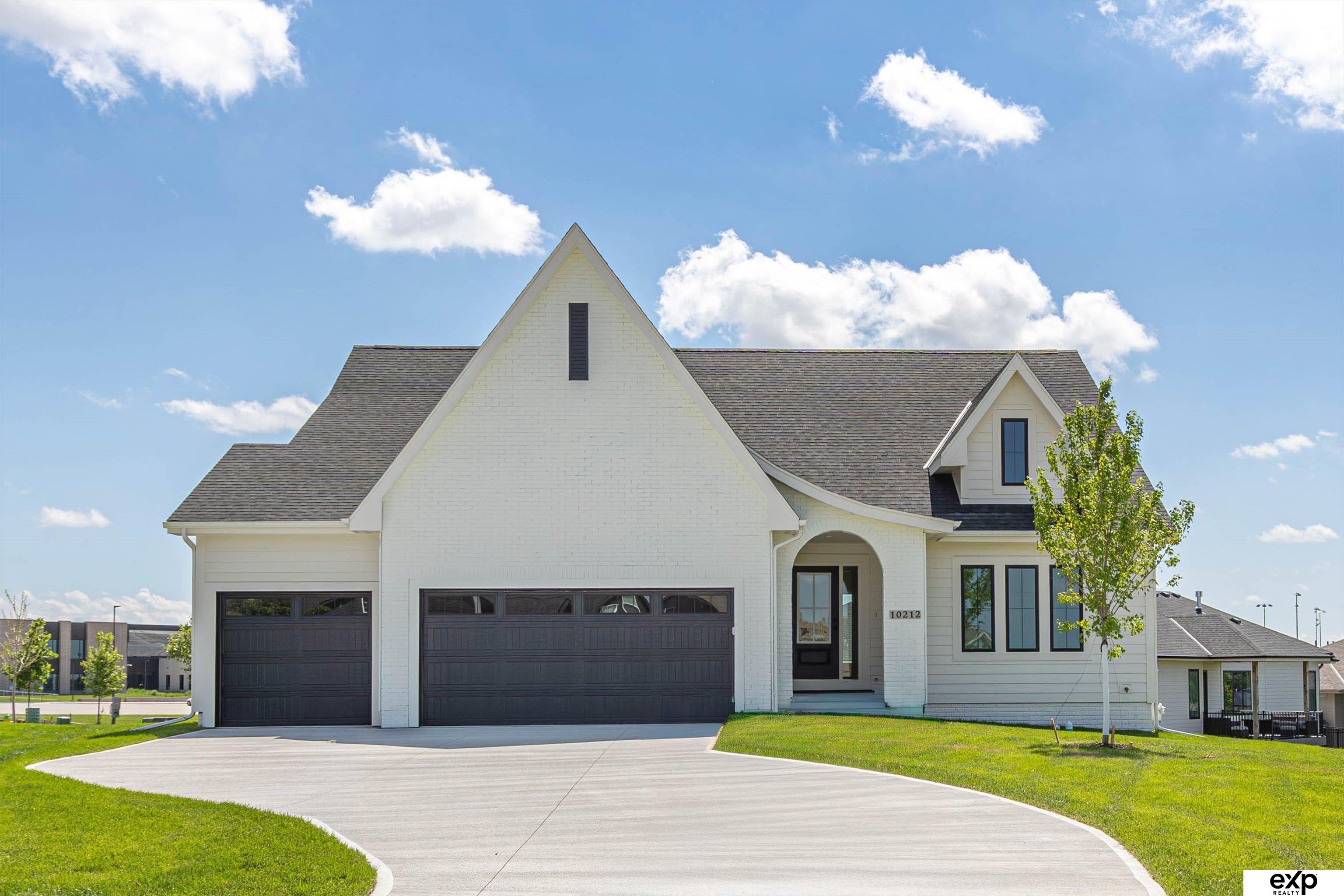 Single Family 4BR 3BA - 10212 S 180th Avenue Circle, Omaha, NE