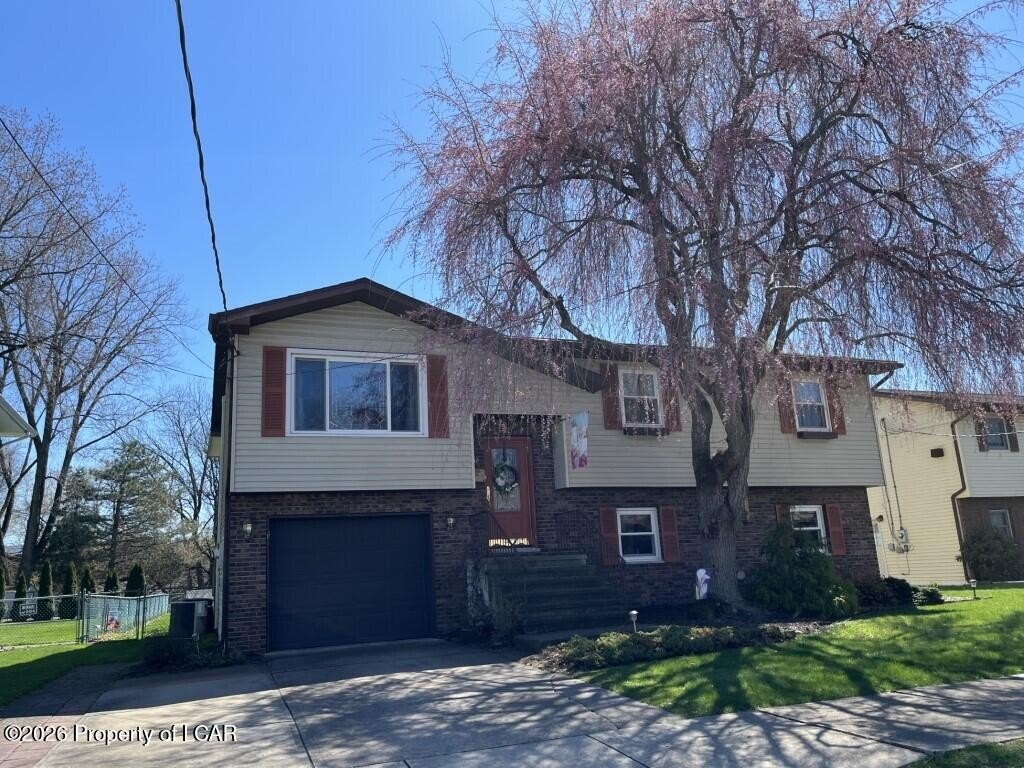Single Family 3BR 2BA - 102 S Thomas Avenue, Edwardsville, PA