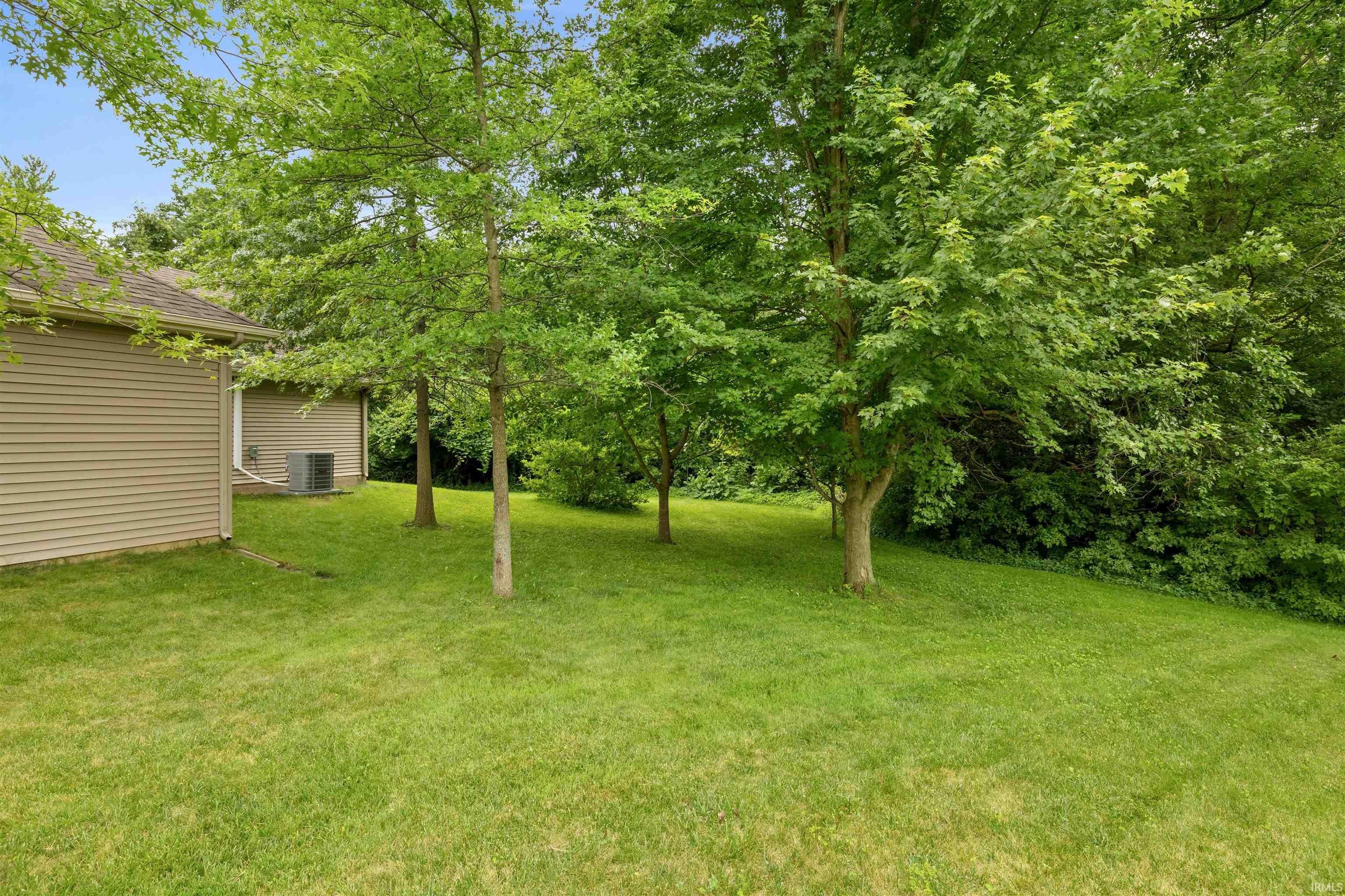 Single Family 3BR 2BA - 1977 S Kleespie Court, Columbia City, IN