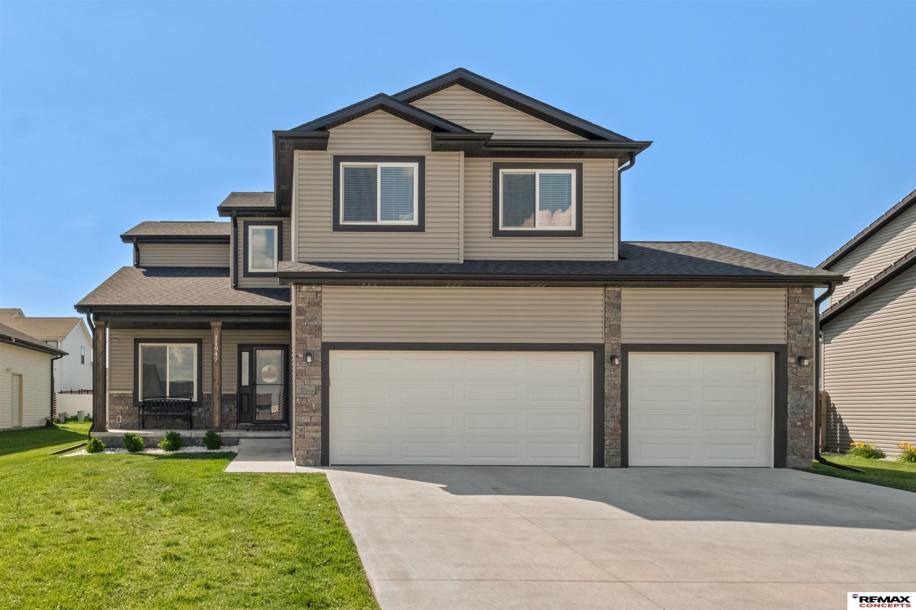 Single Family 5BR 4BA - 11947 N 144th Street, Waverly, NE