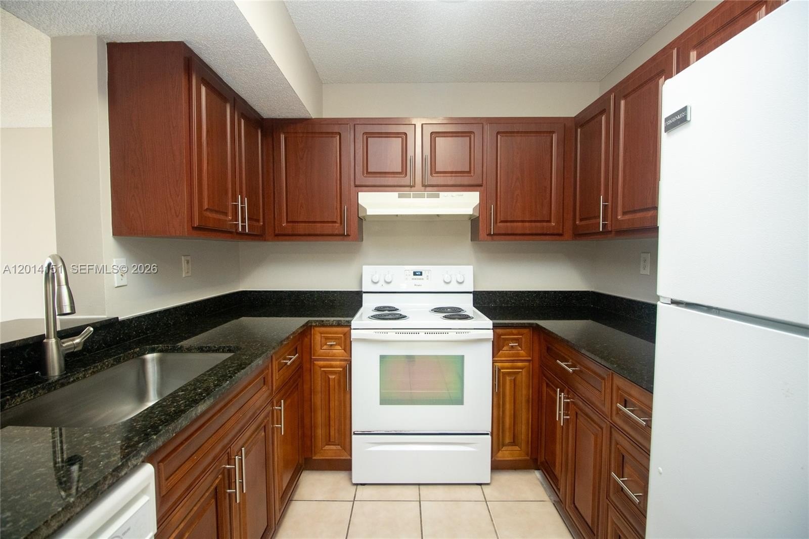 Condo 2BR 2BA - 9491 Palm Cir S, Pembroke Pines, FL