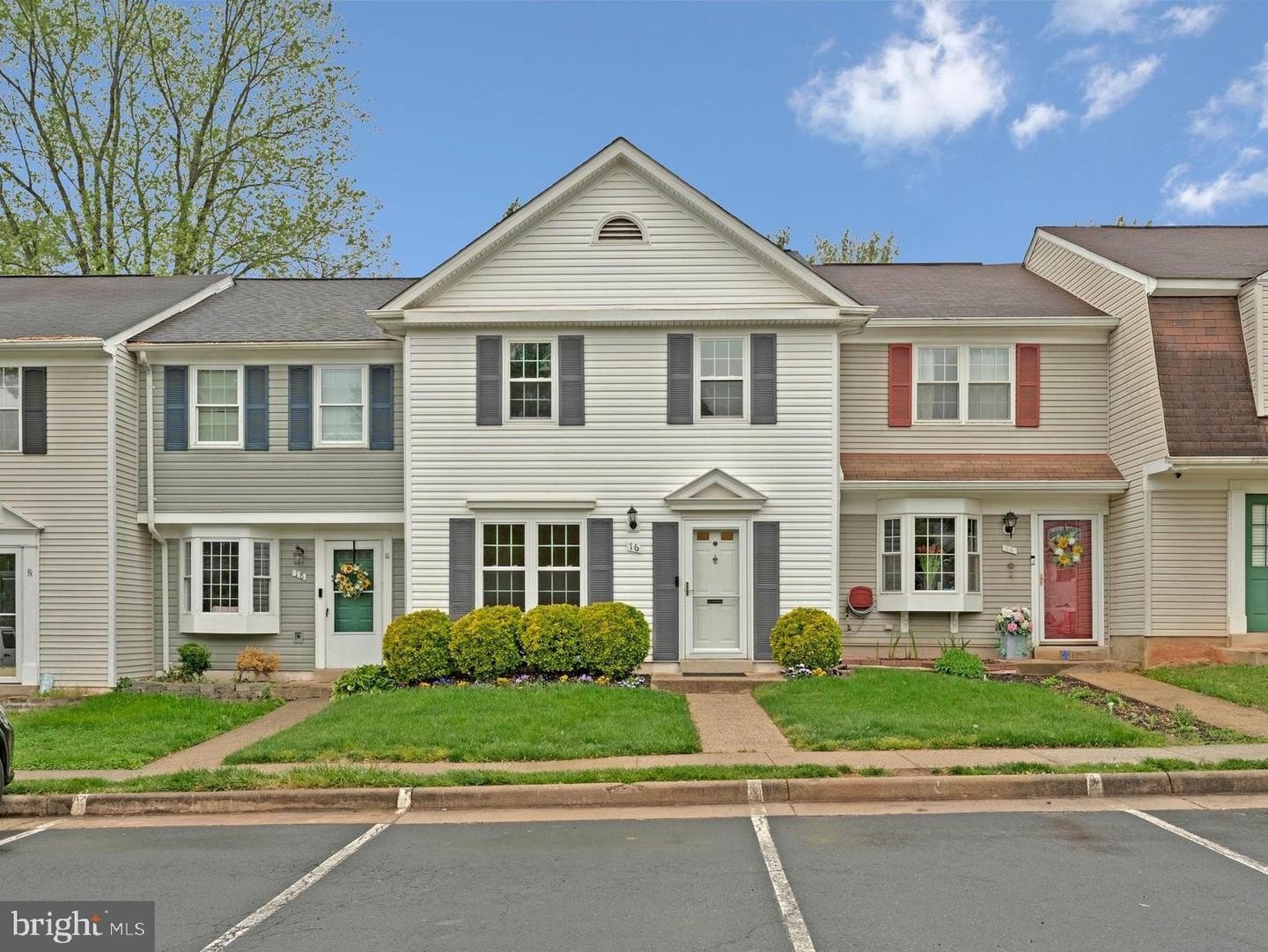 Single Family 3BR 2BA - 16 DULANY CT, STERLING, VA