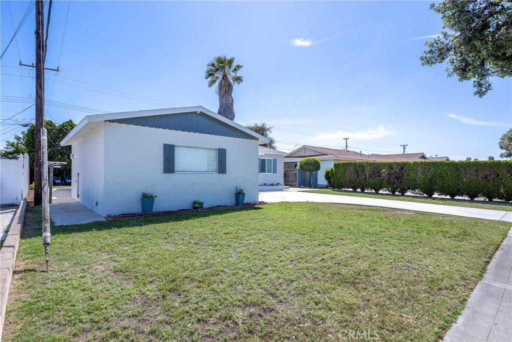 1600 W Orangethorpe  