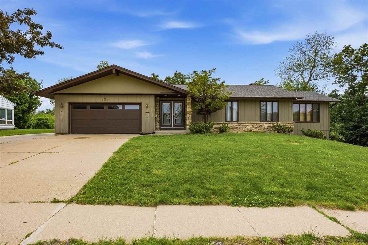 Single Family 3BR 3BA - 2928 Alleghany Dr NE, CedarRapids, IA