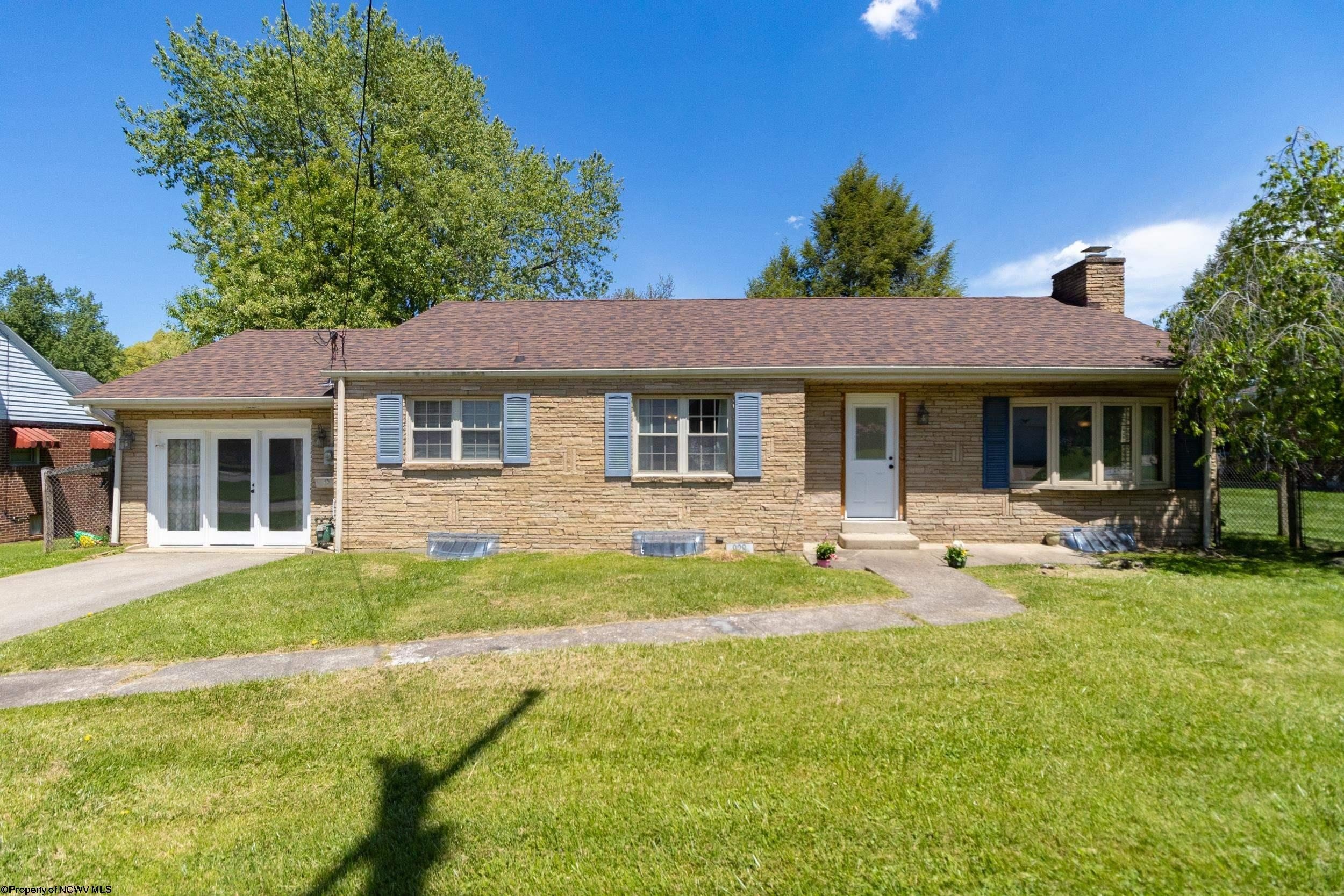 Single Family 3BR 2BA - 928 East Avenue, Shinnston, WV