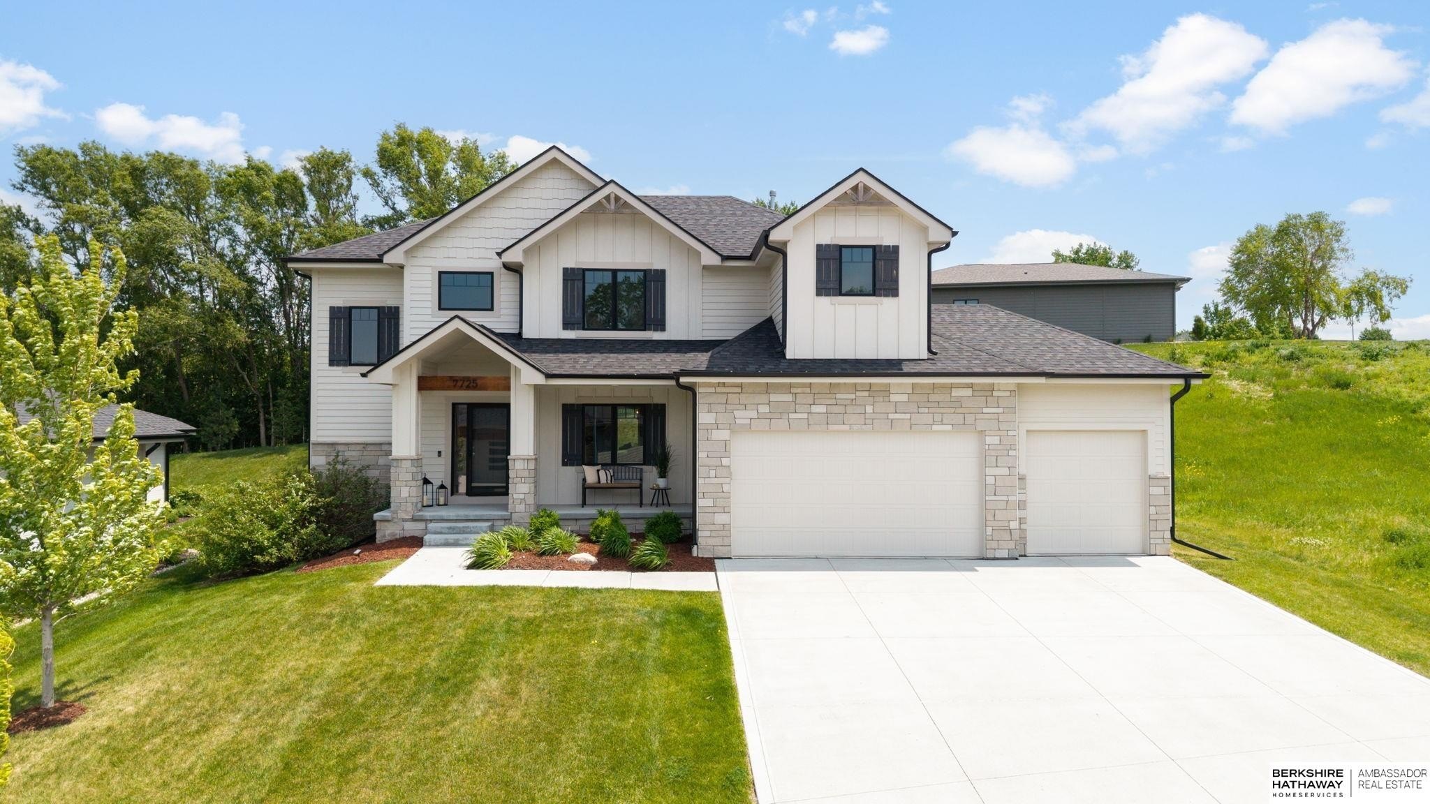 Single Family 4BR 3BA - 7725 N 166th Street, Bennington, NE