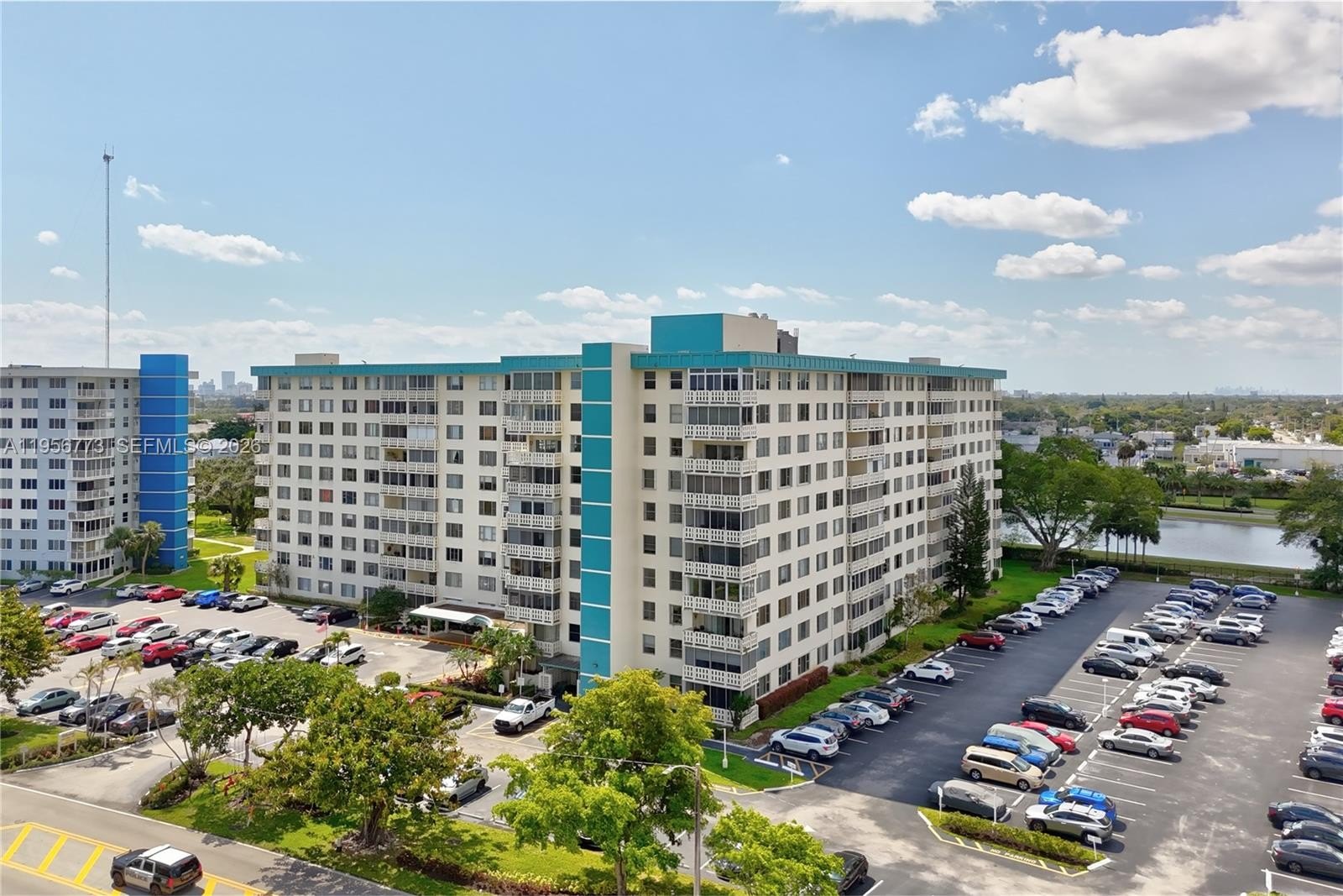 Condo 1BR 2BA - 4330 Hillcrest Dr, Hollywood, FL