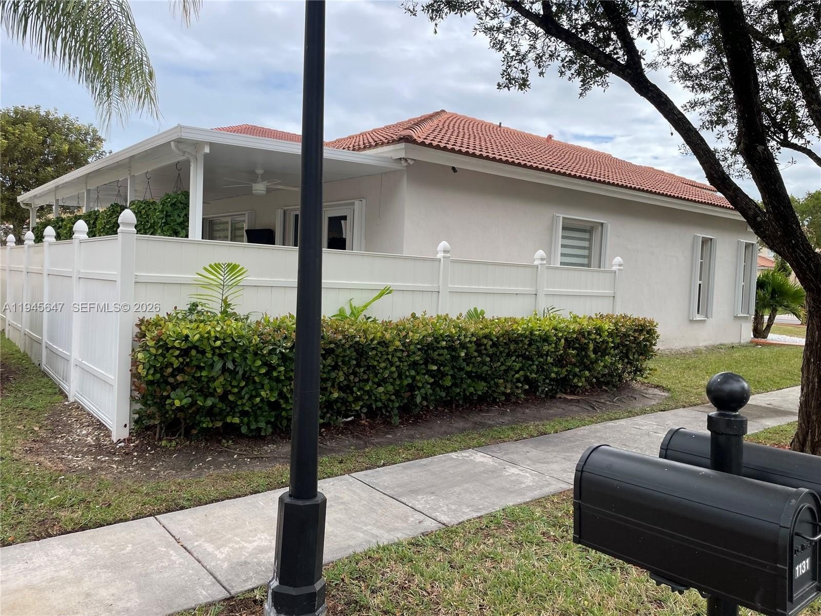 Single Family 4BR 2BA - 3725 NE 11th St, Homestead, FL