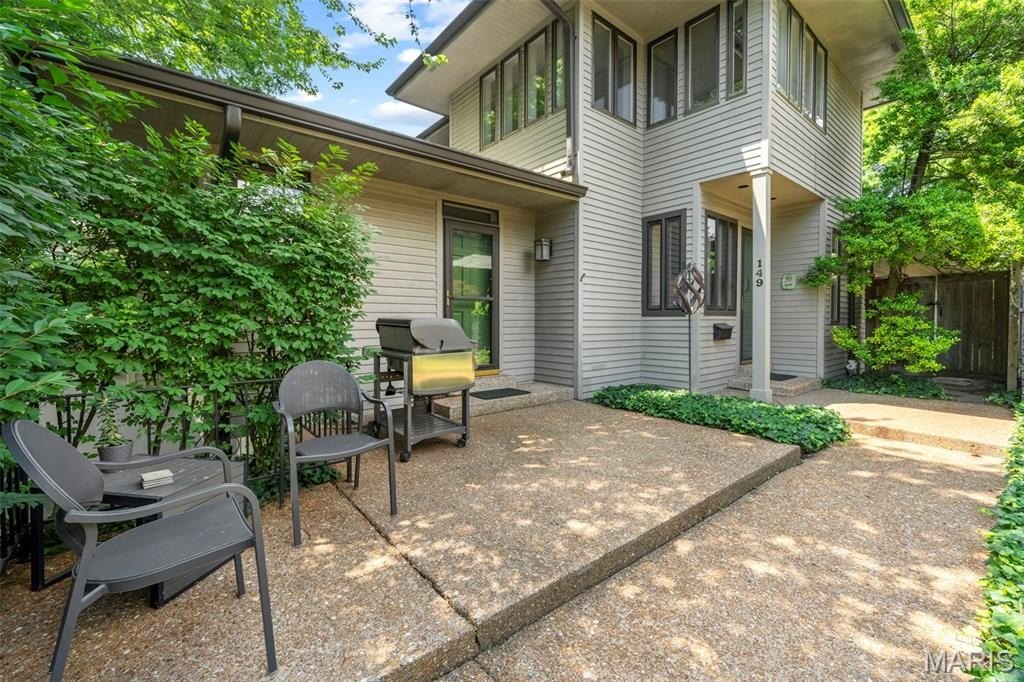 Single Family 3BR 3BA - 149 N Hanley Road, University City, MO