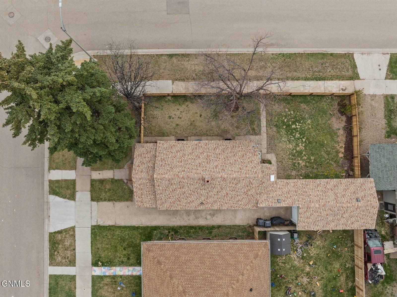 Single Family 3BR 2BA - 801 3rd Avenue West, Williston, ND