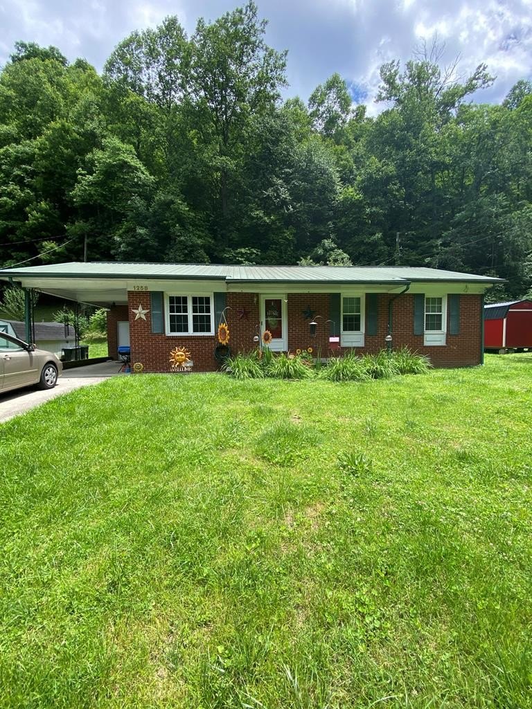 Single Family 3BR 1BA - 1258 Road Fork, Sidney, KY