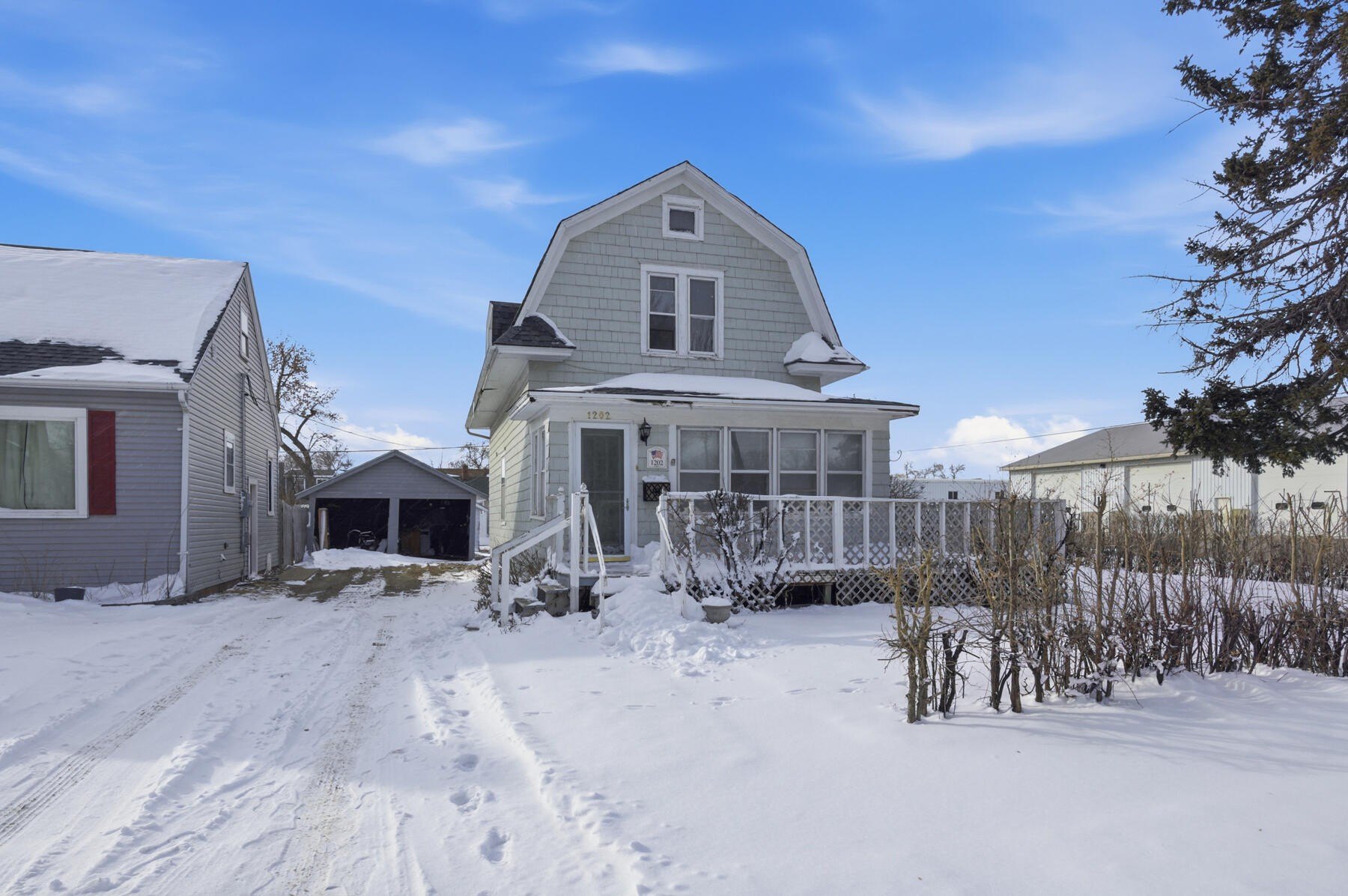 Single Family 3BR 3BA - 1202 S 1st Street, Aberdeen, SD