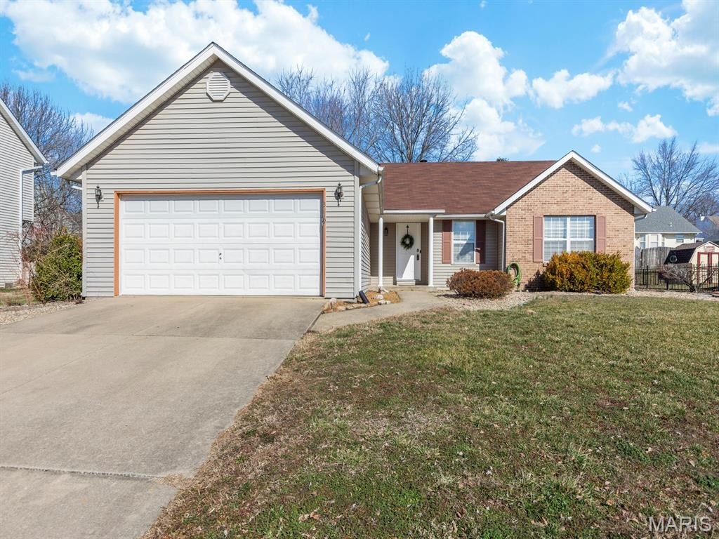 Single Family 3BR 2BA - 3219 Cloverridge Lane, Shiloh, IL
