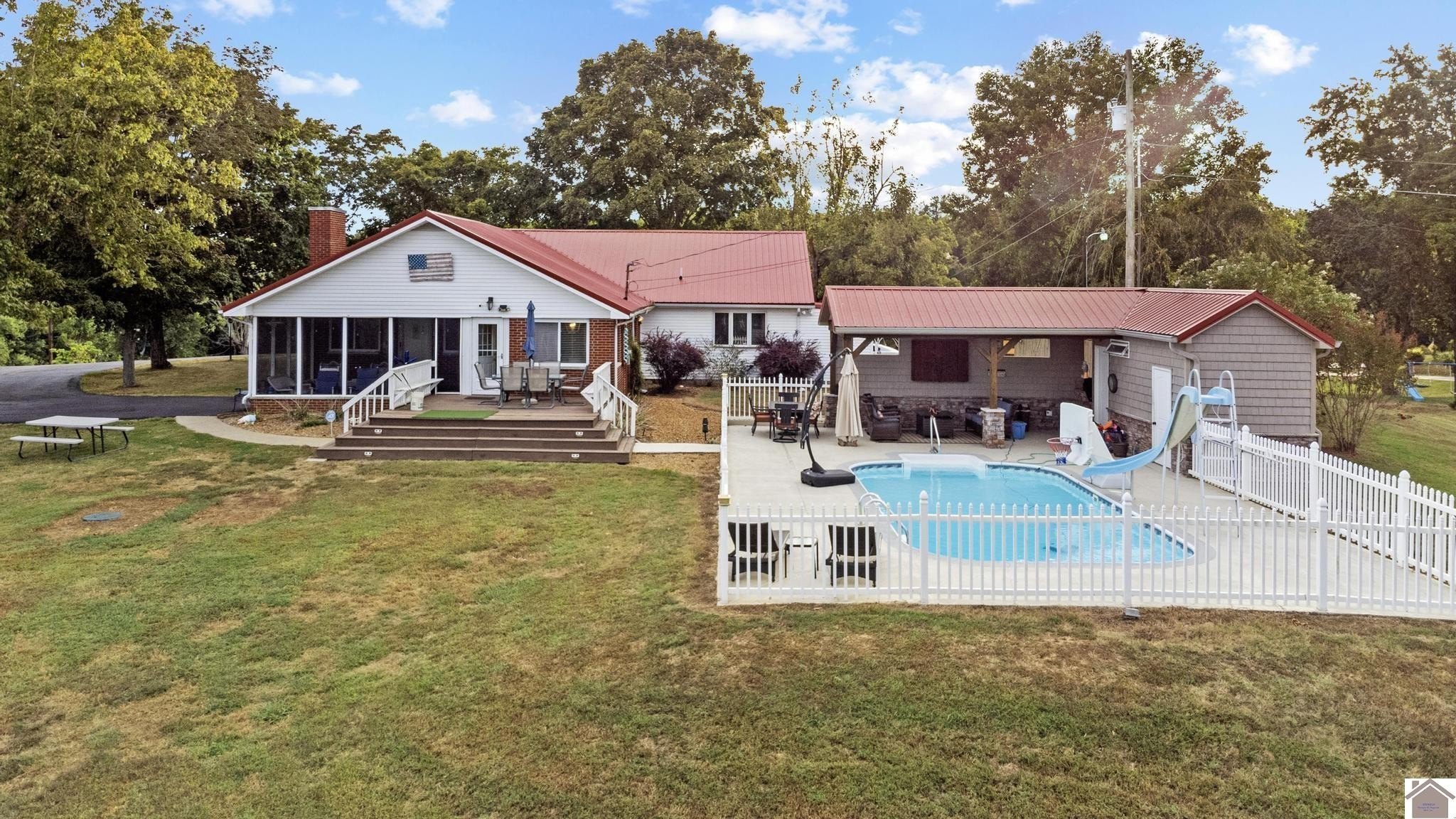 Single Family 5BR 3BA - 49 Aubry Lane, Cadiz, KY