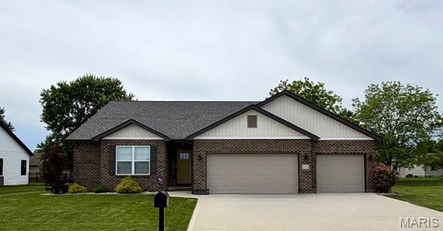 Single Family 4BR 3BA - 1121 Menominee Trail, Mascoutah, IL