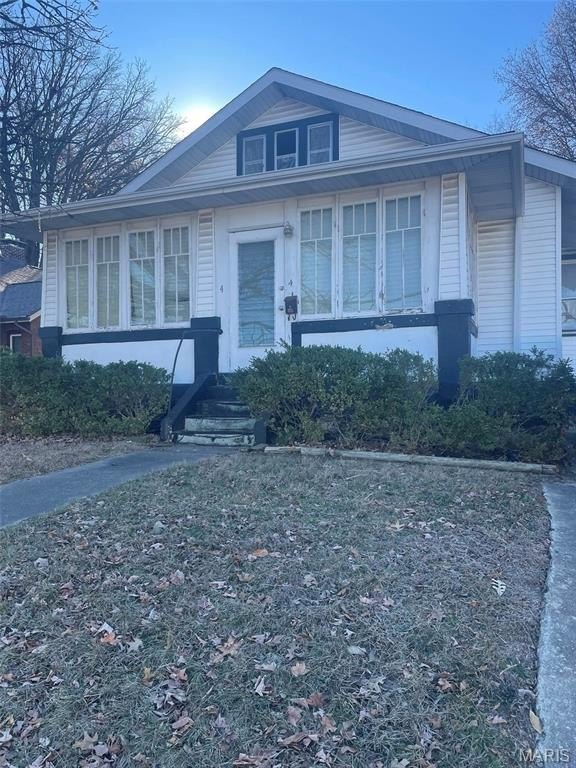 Single Family 2BR 2BA - 4 Carlyle Avenue, Belleville, IL