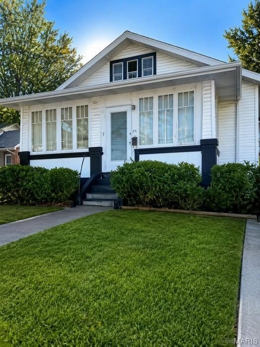 Single Family 2BR 2BA - 4 Carlyle Avenue, Belleville, IL