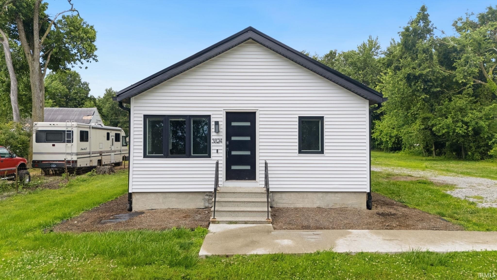 Single Family 3BR 1BA - 3824 Covington Road, Fort Wayne, IN