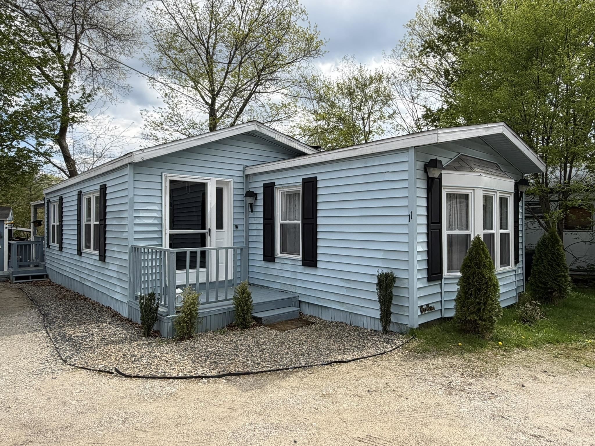 Manufactured Housing 2BR 1BA - 11 Christmas Tree Mobile Home Park, Epsom, NH