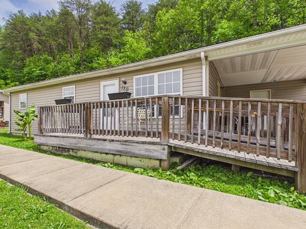 Single Family 3BR 1BA - 181 Buskirk Drive, Thelma, KY