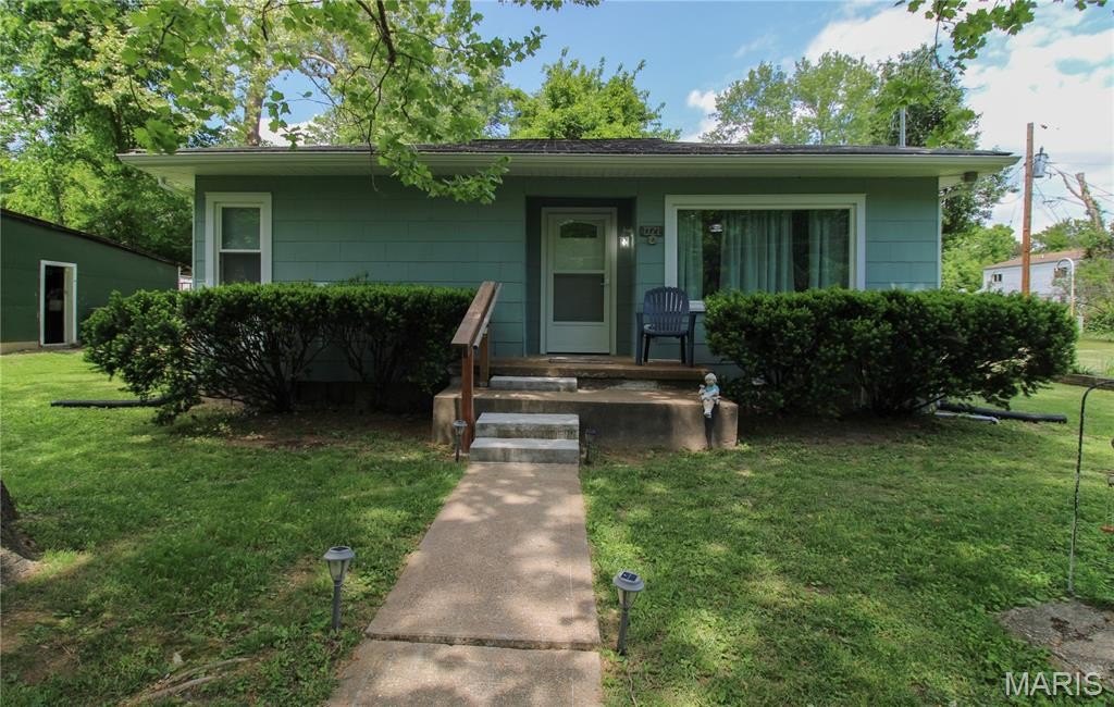Single Family 2BR 1BA - 1121 Wolf Hollow Road, Imperial, MO