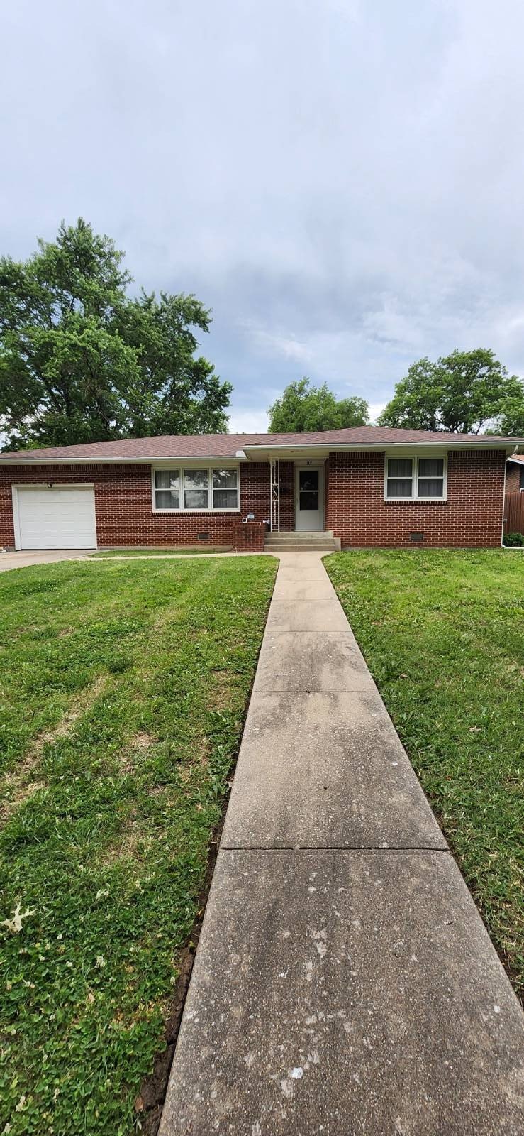Single Family 3BR 2BA - 117 S. Tennessee, Chanute, KS