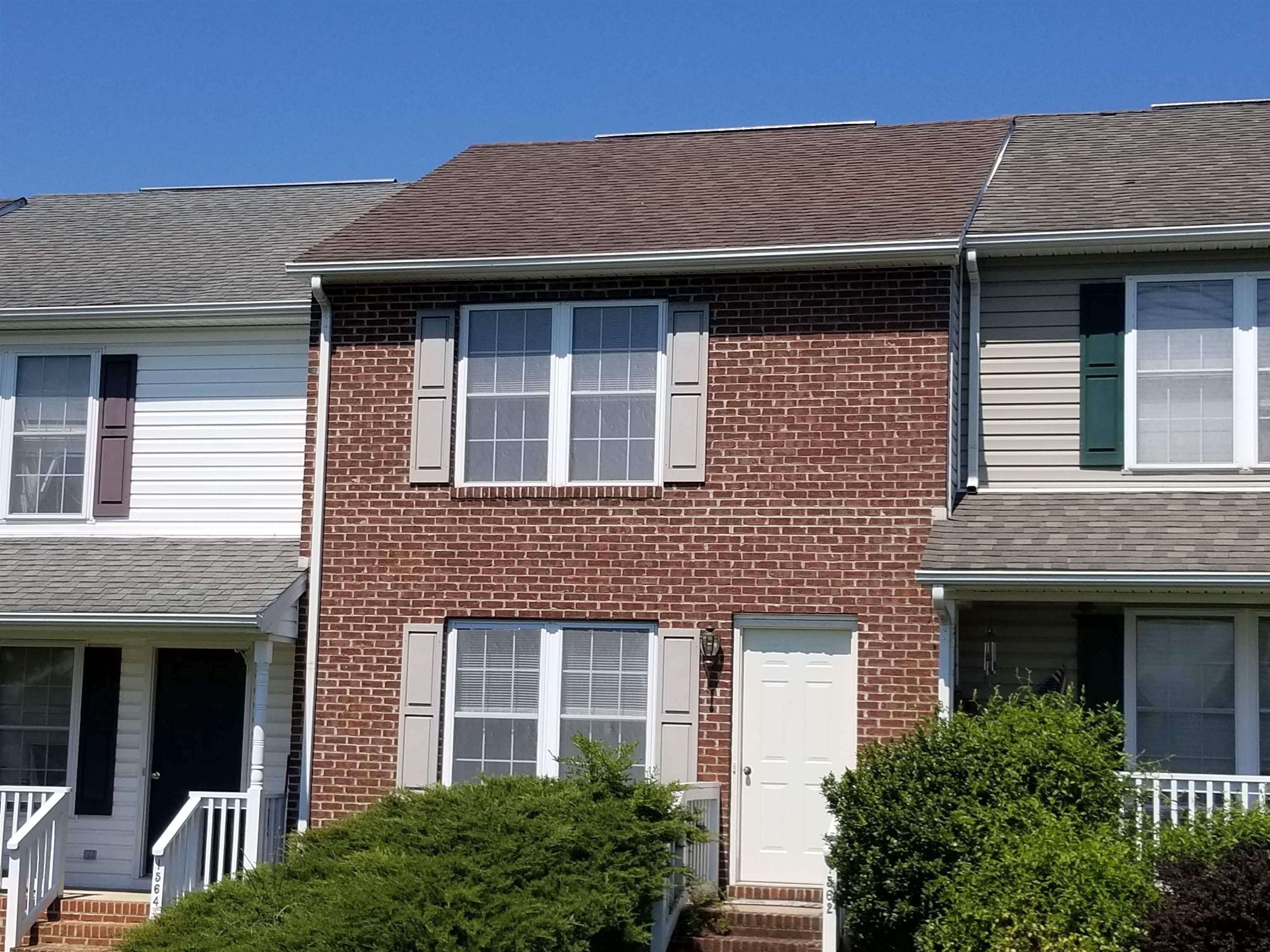 Single Family 2BR 2BA - 1460 W MARKET ST, HARRISONBURG, VA