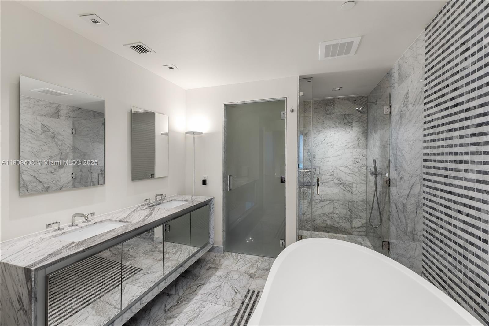 Condo 3BR 5BA - 788 NE 23rd St, Miami, FL