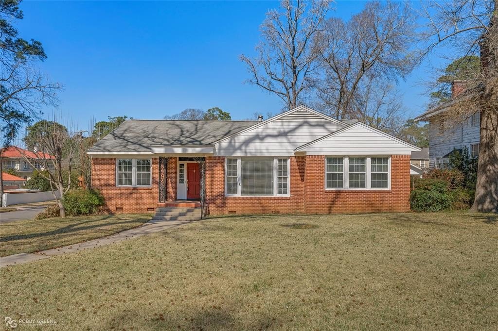 Single Family 4BR 3BA - 258 Gladstone Boulevard, Shreveport, LA